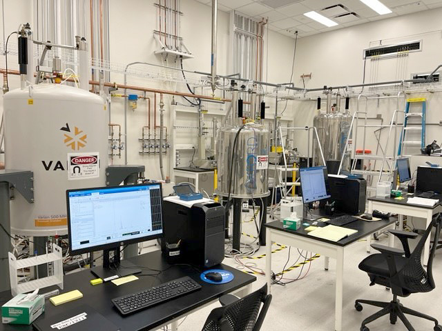 Laboratory with liquid phase multi-nuclear magnetic resonance capabilities